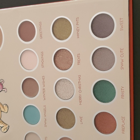 Disney Winnie The Pooh Face and Eye Shadow Palette Highlighter Blush 25 shades - Picture 9 of 12